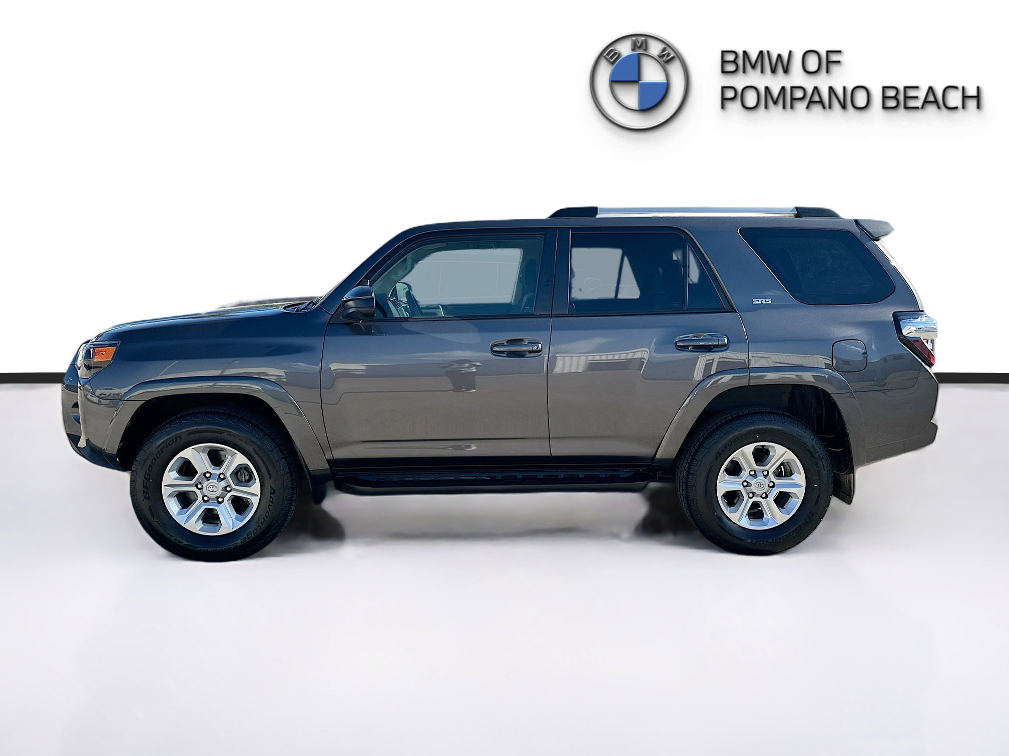 2022 Toyota 4Runner SR5 photo 4