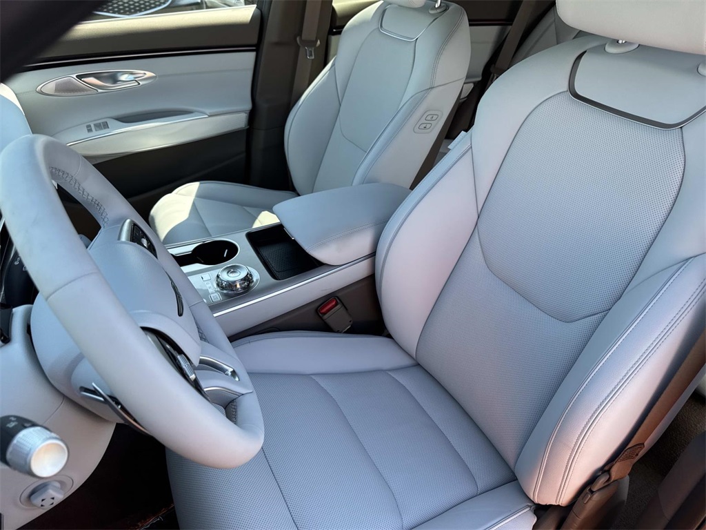 2026 Genesis GV70 2.5T Advanced photo 8