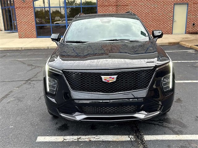 2025 Cadillac XT4 Sport photo 2