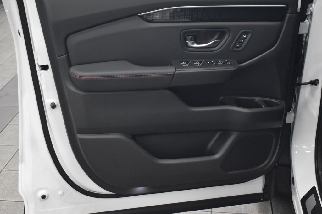 2025 Honda Pilot Black Edition photo 7