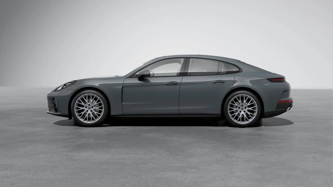 2026 Porsche Panamera 4 photo 2