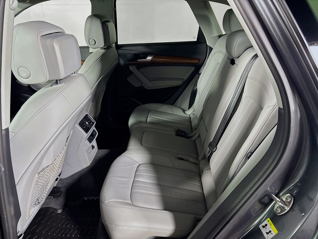 2022 Audi Q5 45 S line Premium photo 15