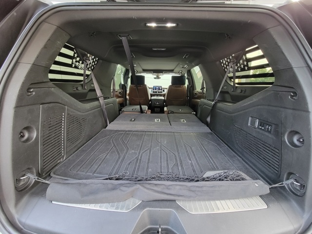 2021 Chevrolet Suburban High Country photo 8