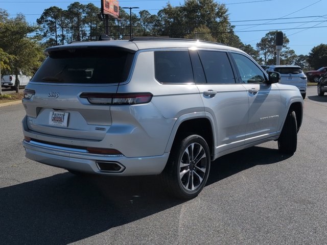 2025 Jeep Grand Cherokee Overland photo 3