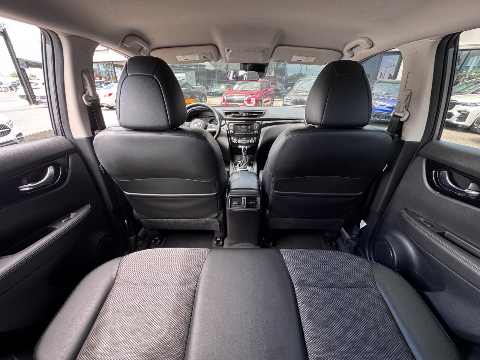 2022 Nissan Rogue Sport SV photo 9