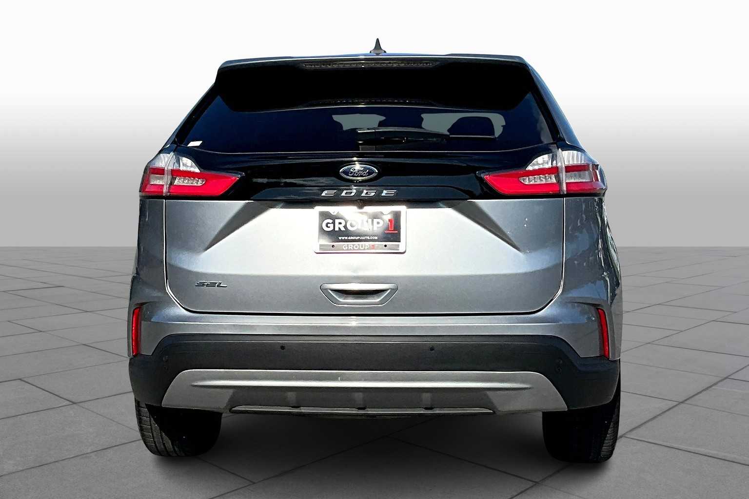 2021 Ford Edge SEL photo 4