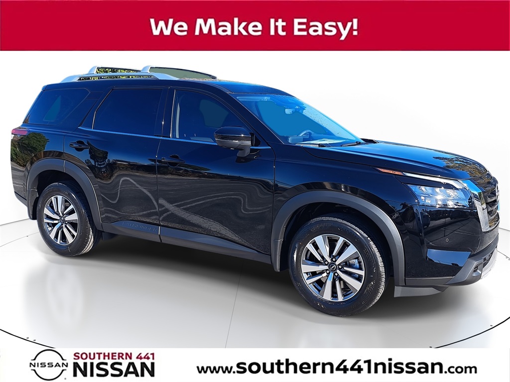 2025 Nissan Pathfinder SL's photo