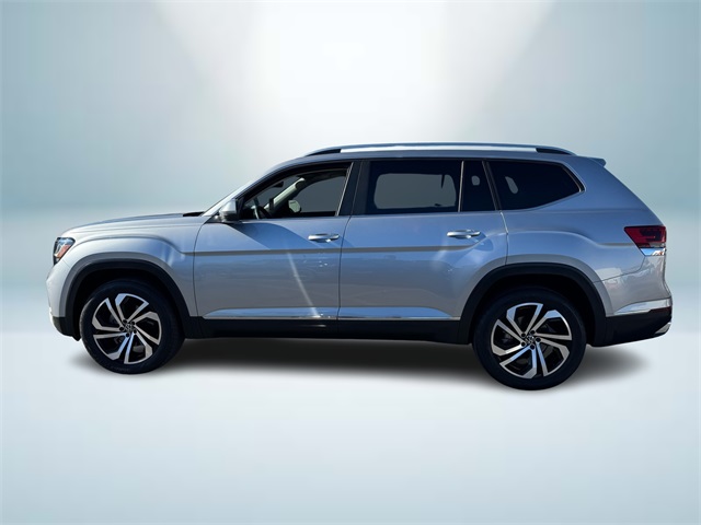 2023 Volkswagen Atlas SEL photo 3