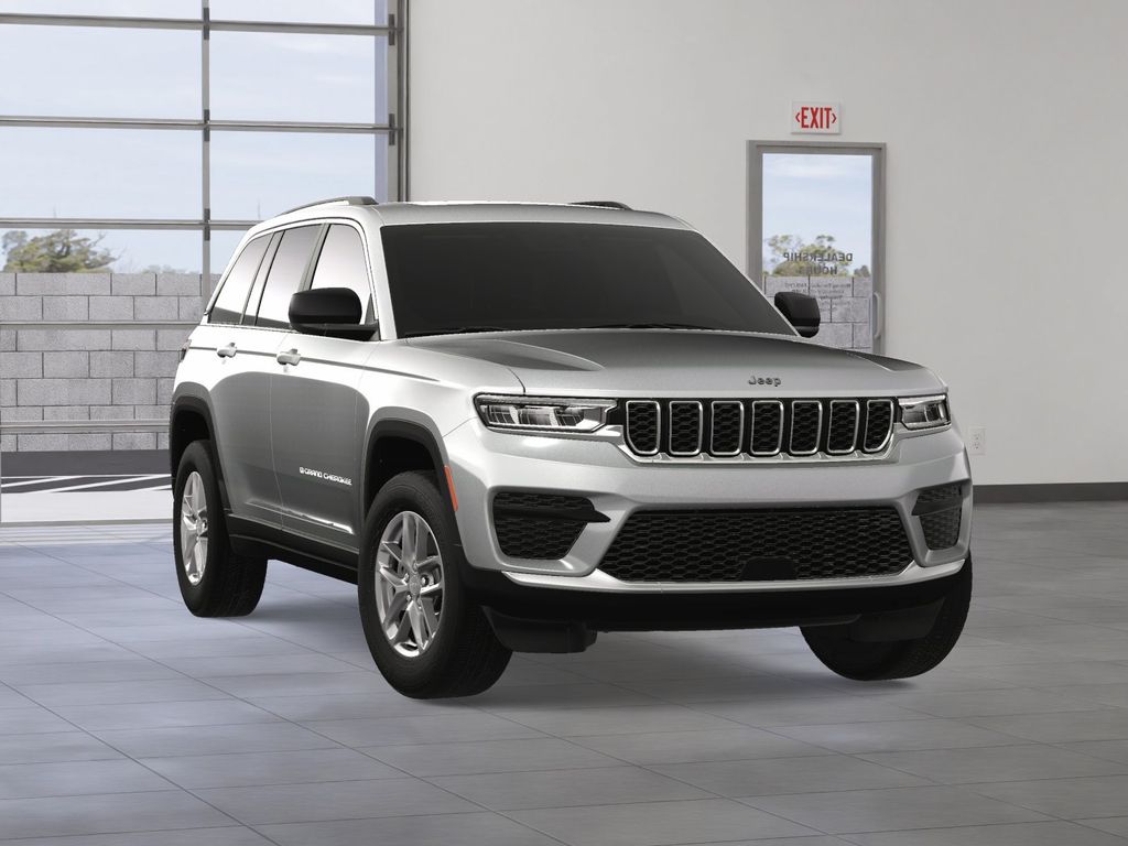 2025 Jeep Grand Cherokee Laredo Altitude photo 6