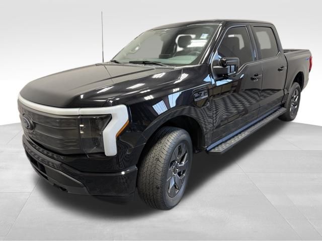 2023 Ford F-150 Lightning Lariat's photo