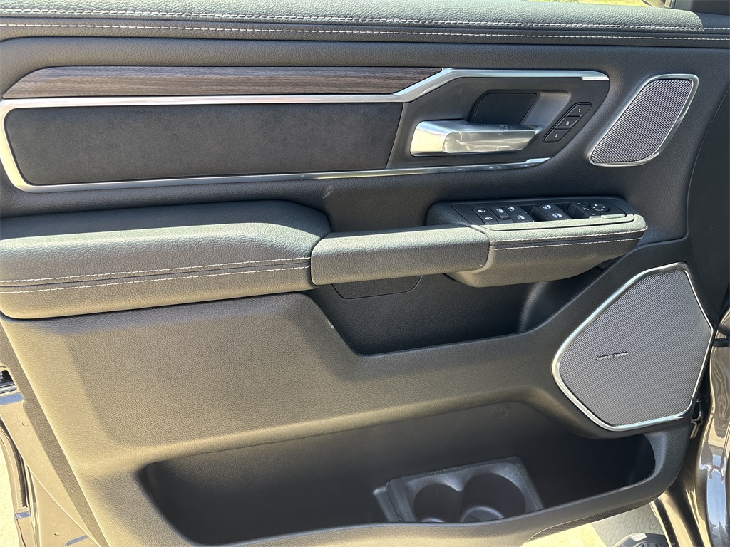 2025 Ram 1500 Laramie photo 11
