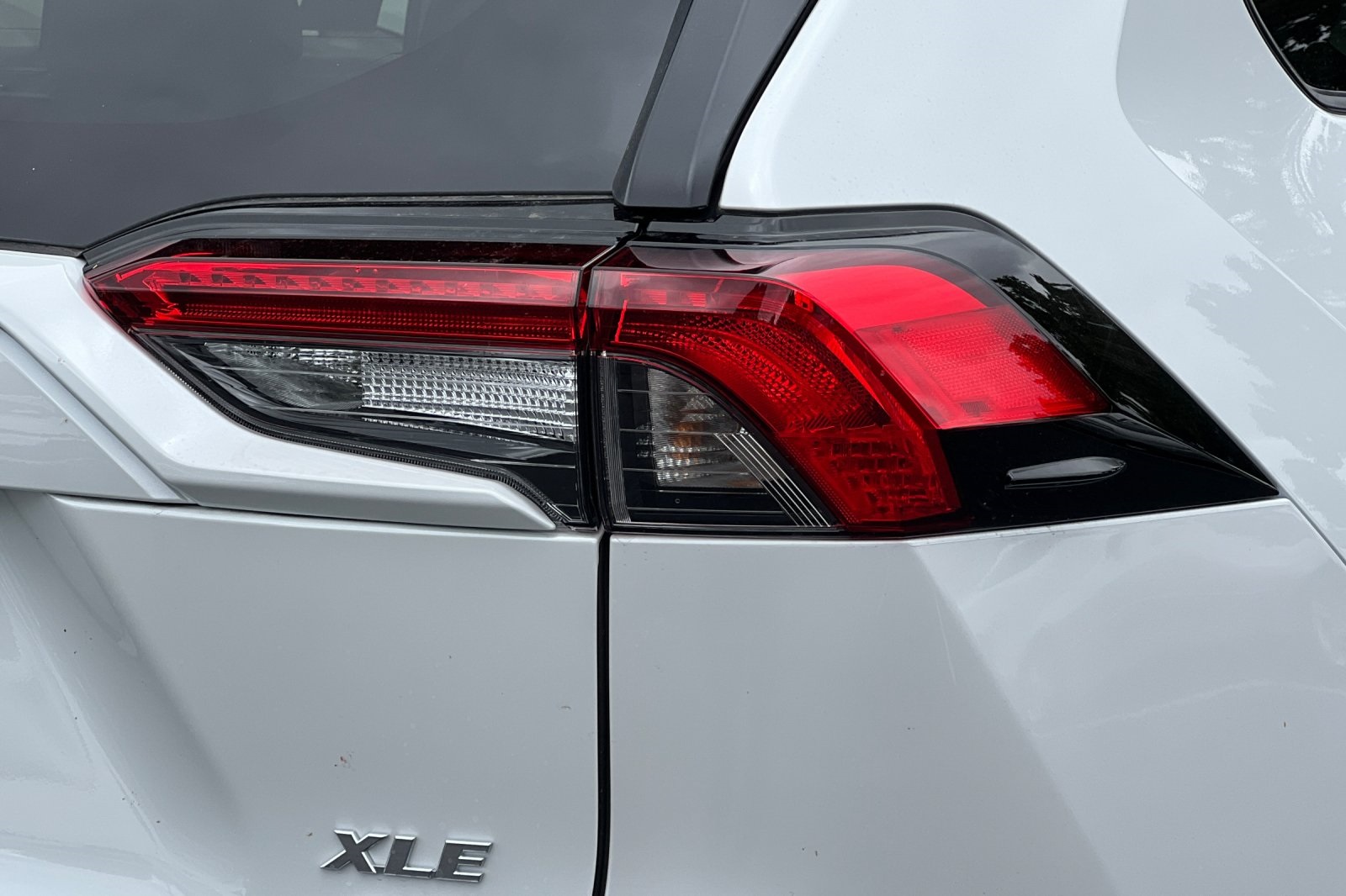 2025 Toyota RAV4 XLE Premium photo 29