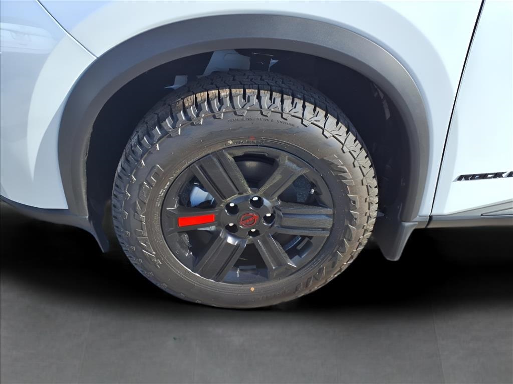 2025 Nissan Rogue SV photo 4