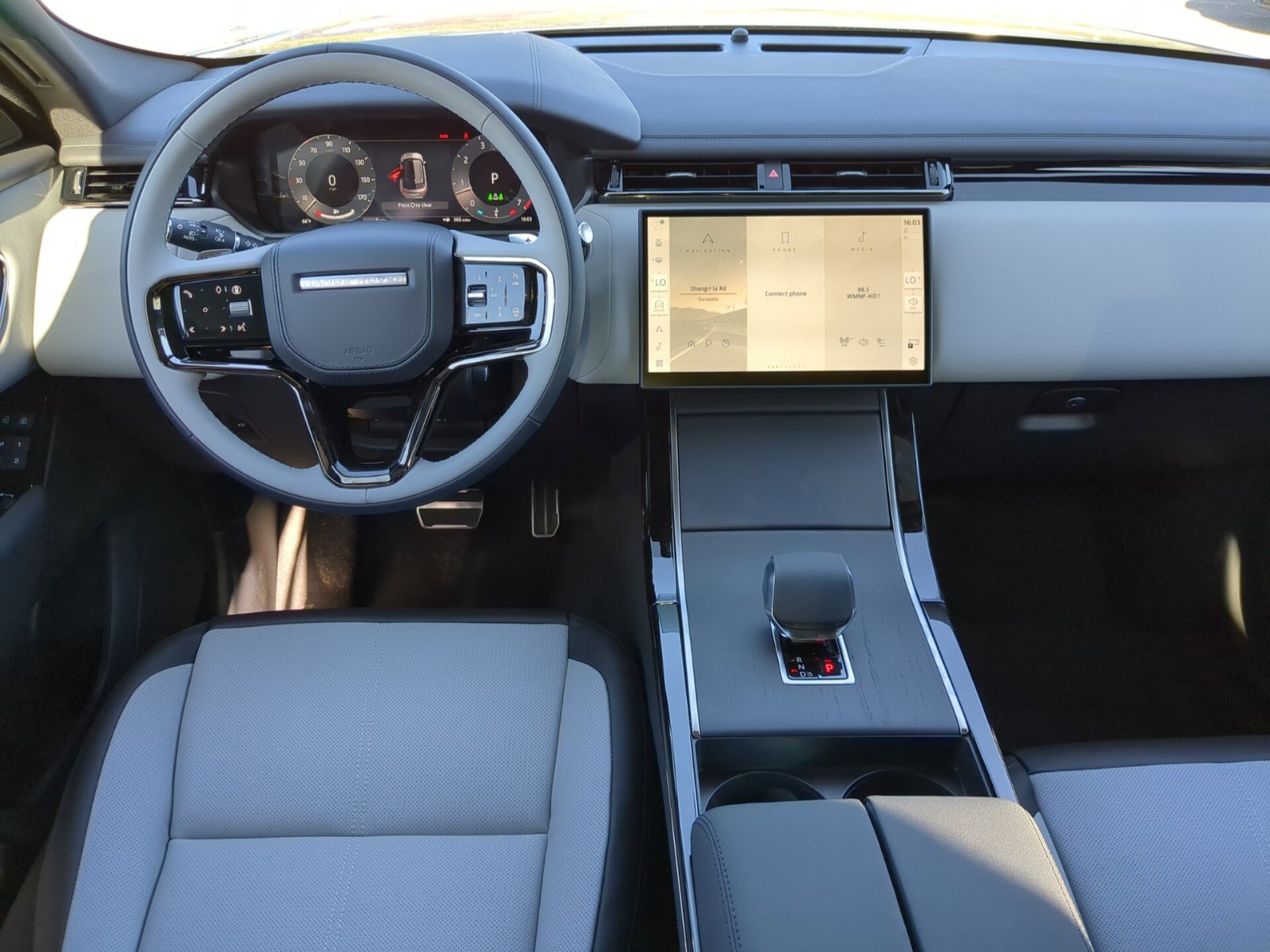 2026 Land Rover Range Rover Velar P250 S photo 12