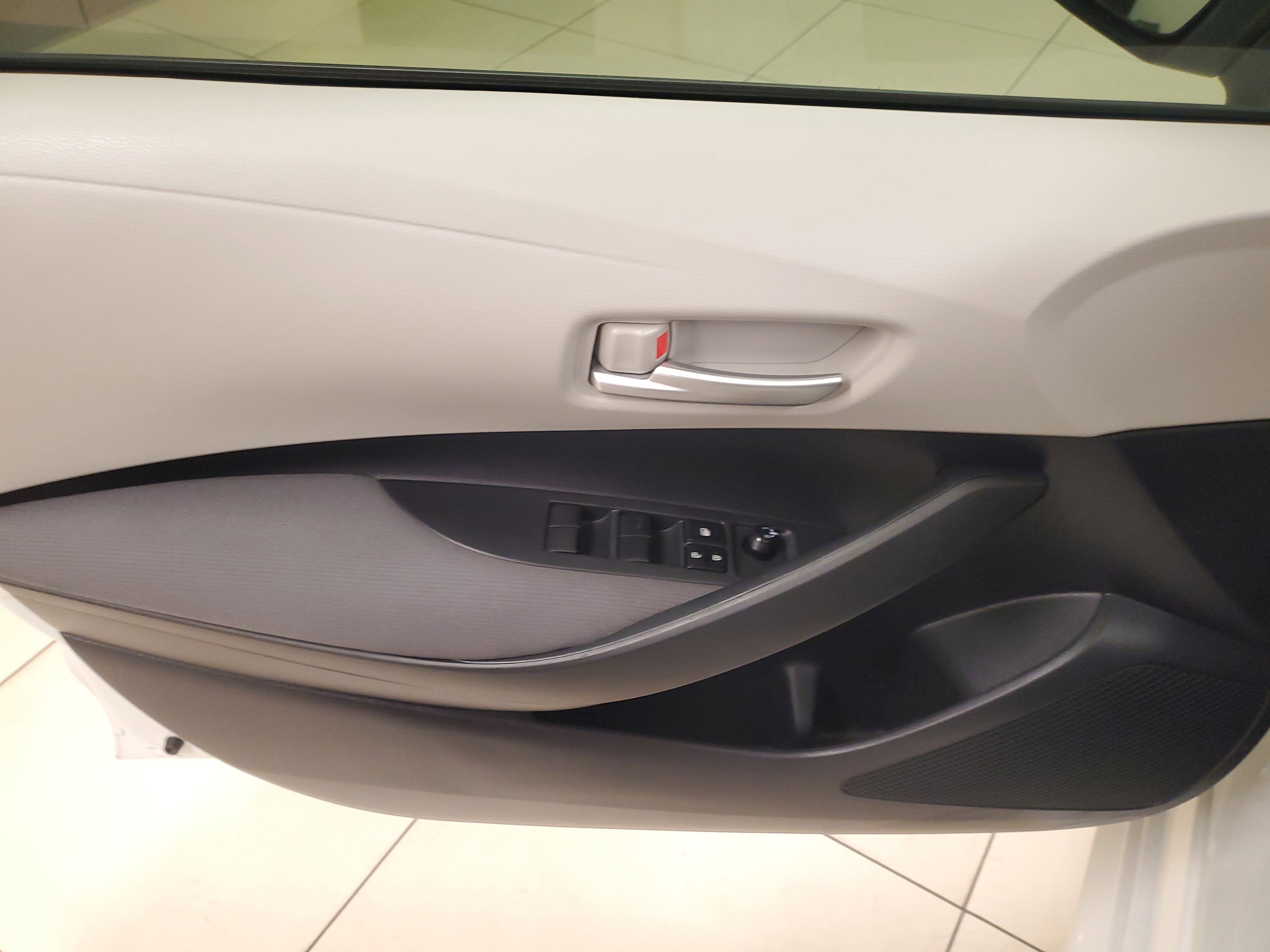 2020 Toyota Corolla LE photo 8