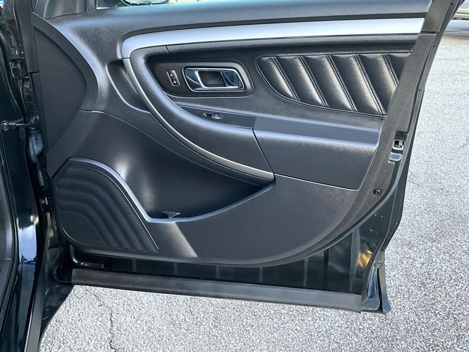 2014 Ford Taurus SEL photo 11