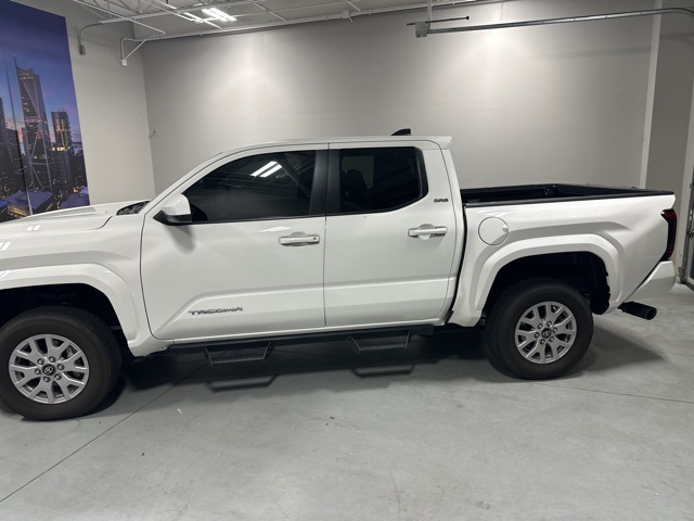 2024 Toyota Tacoma SR5 photo 4