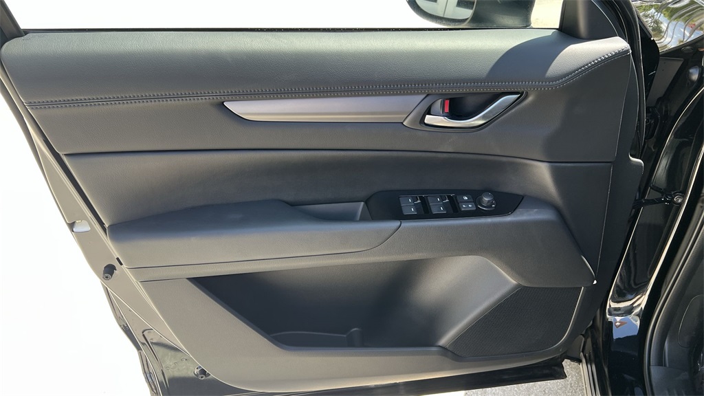 2025 Mazda CX-5 2.5 Select photo 46