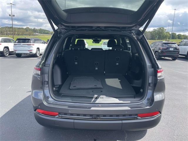 2025 Jeep Grand Cherokee Altitude photo 10