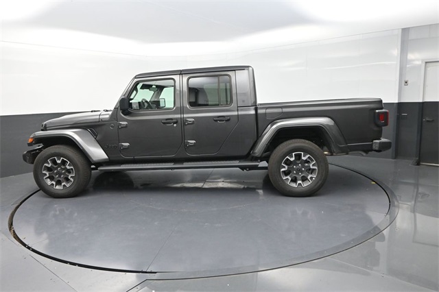 2025 Jeep Gladiator Sport S photo 2