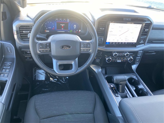 2025 Ford F-150 XLT photo 8