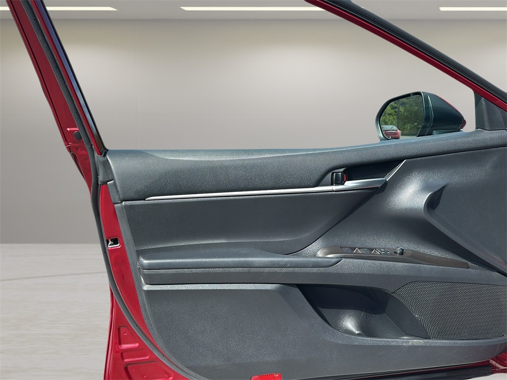 2022 Toyota Camry LE photo 25