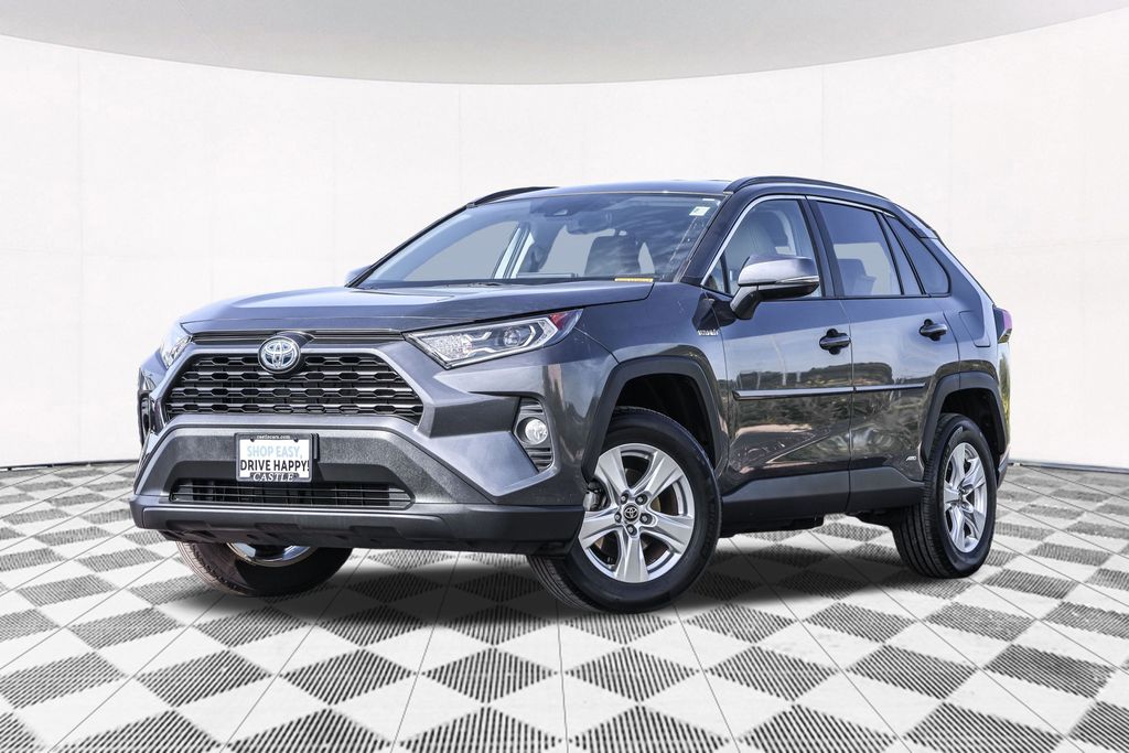 2021 Toyota RAV4 Hybrid XLE photo 2