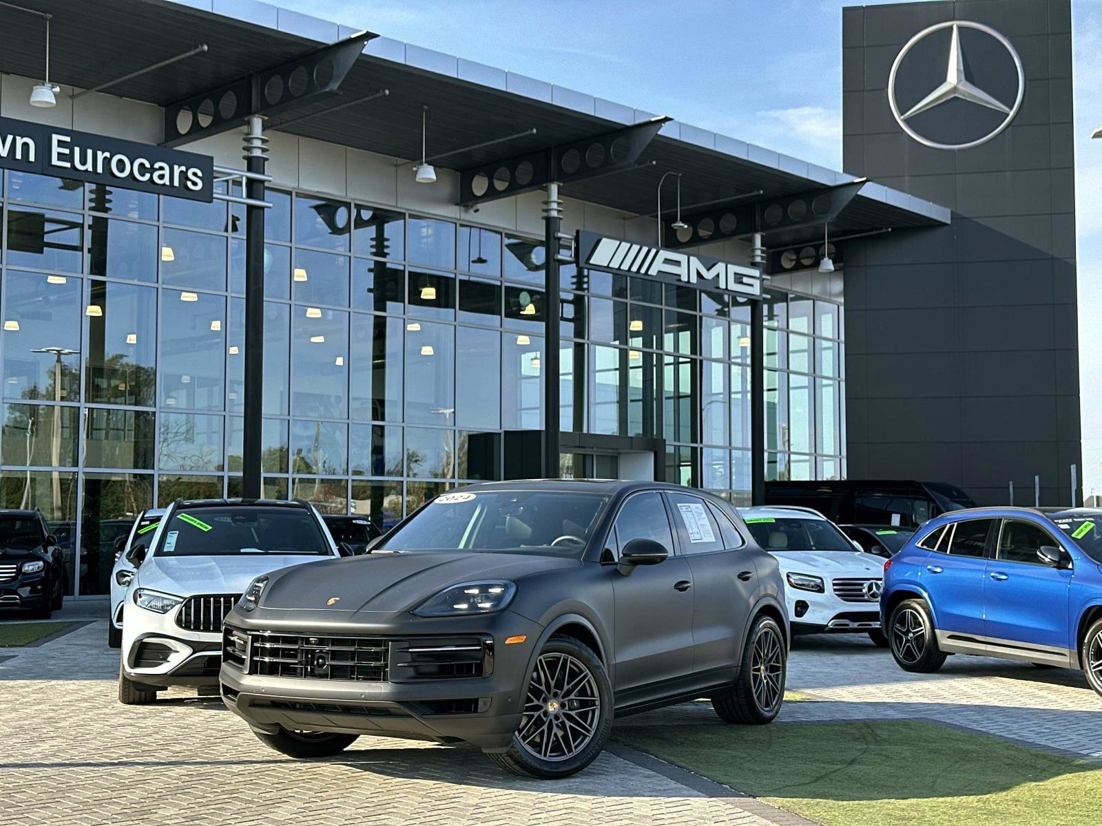 2024 Porsche Cayenne Base's photo