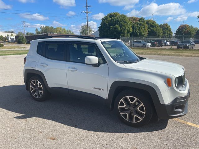 2016 Jeep Renegade Latitude photo 3