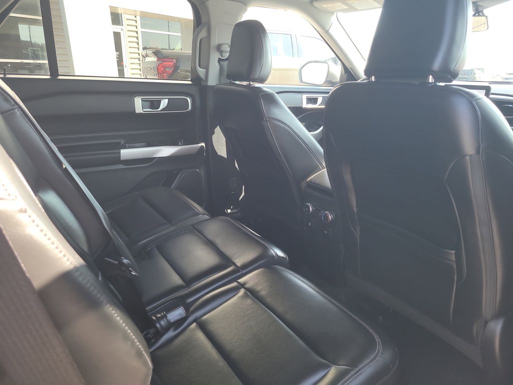 2022 Ford Explorer XLT photo 26