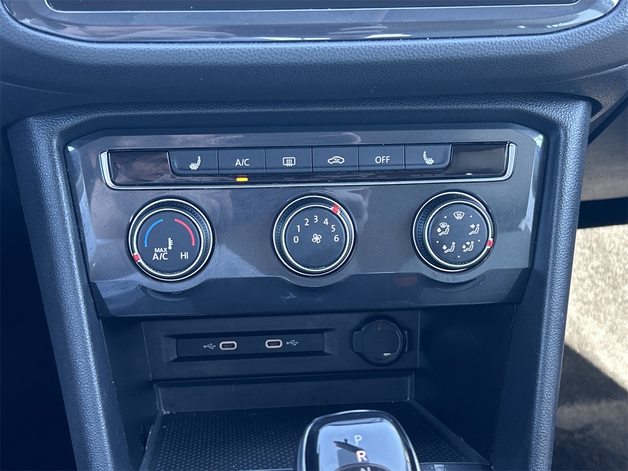 2022 Volkswagen Tiguan S photo 4