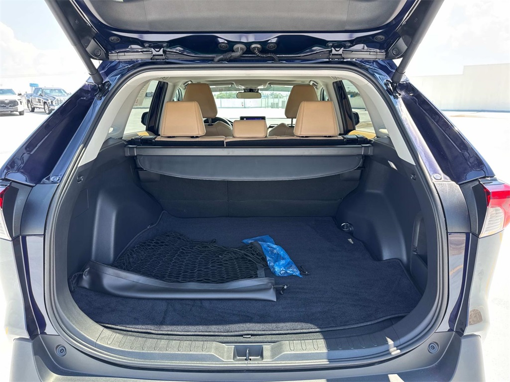 2024 Toyota RAV4 Hybrid XLE Premium photo 3