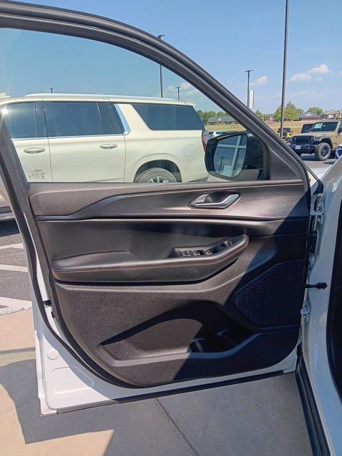 2023 Jeep Grand Cherokee Altitude photo 8