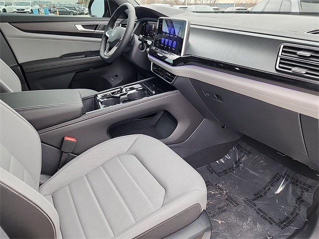 2025 Volkswagen Atlas Cross Sport SEL R-Line photo 14
