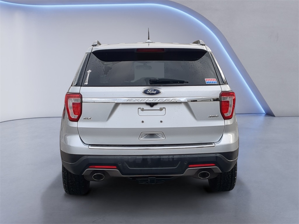 2018 Ford Explorer XLT photo 4