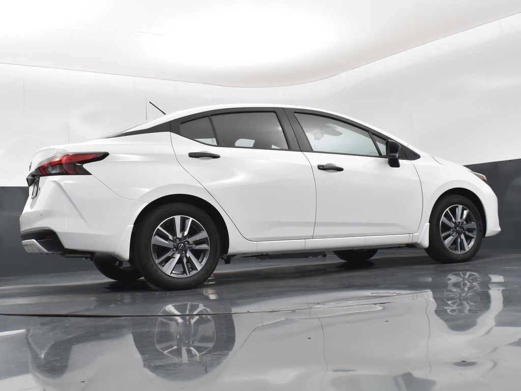 2025 Nissan Versa 1.6 S photo 33