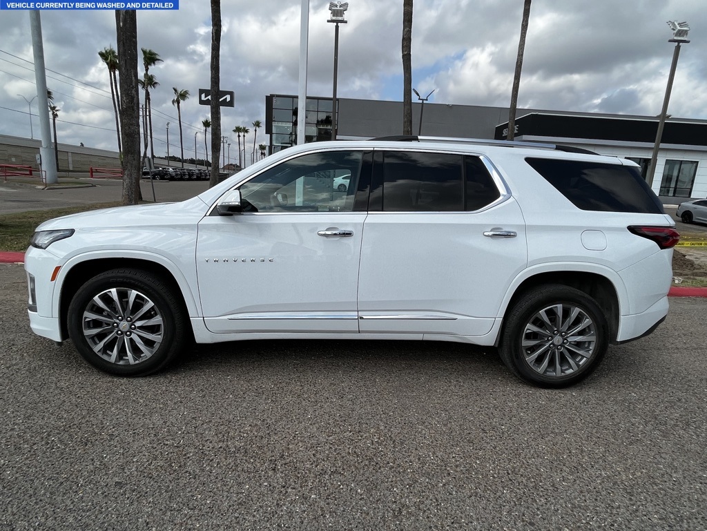 2023 Chevrolet Traverse Premier photo 2
