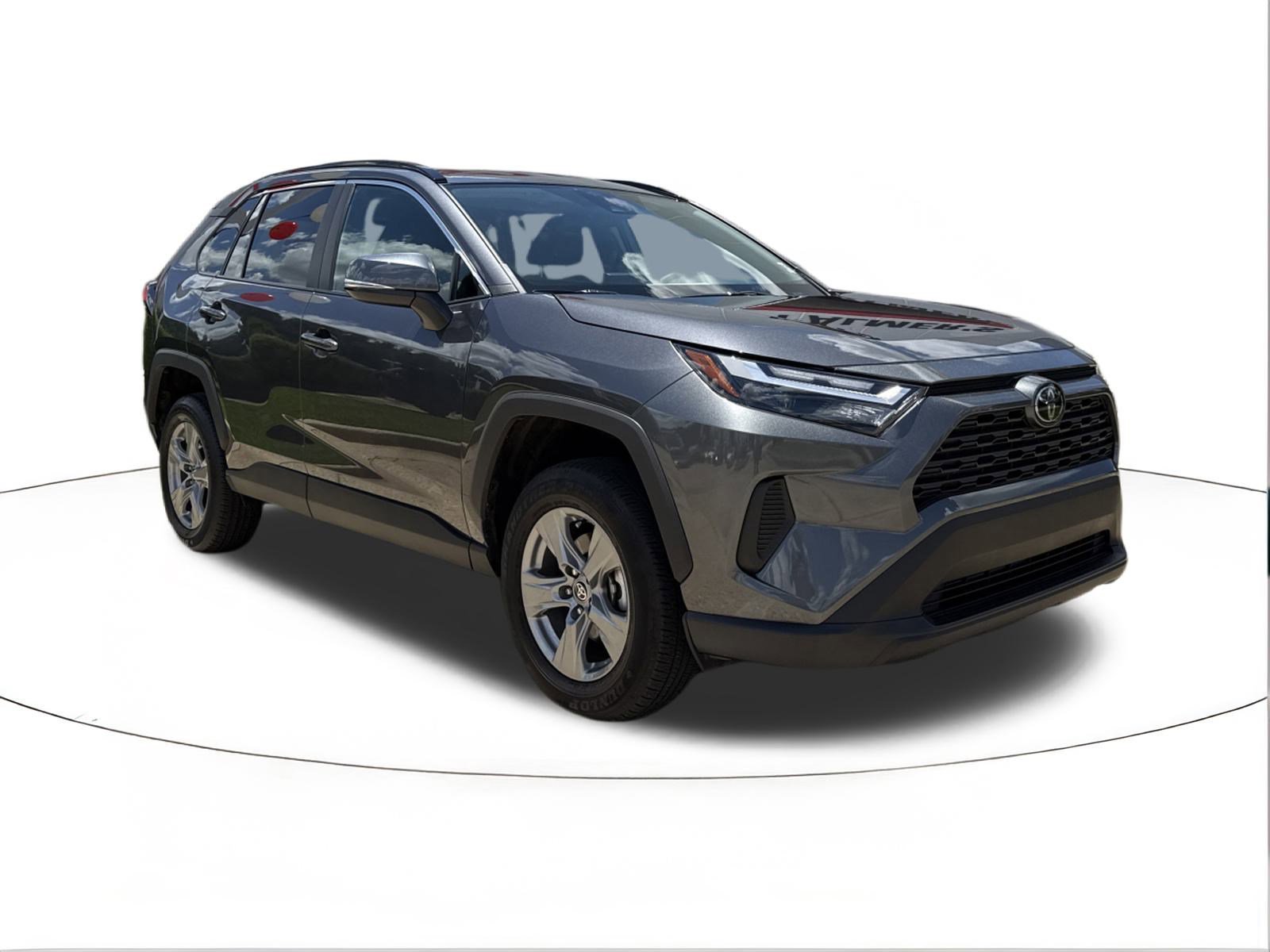 2024 Toyota RAV4 XLE's photo
