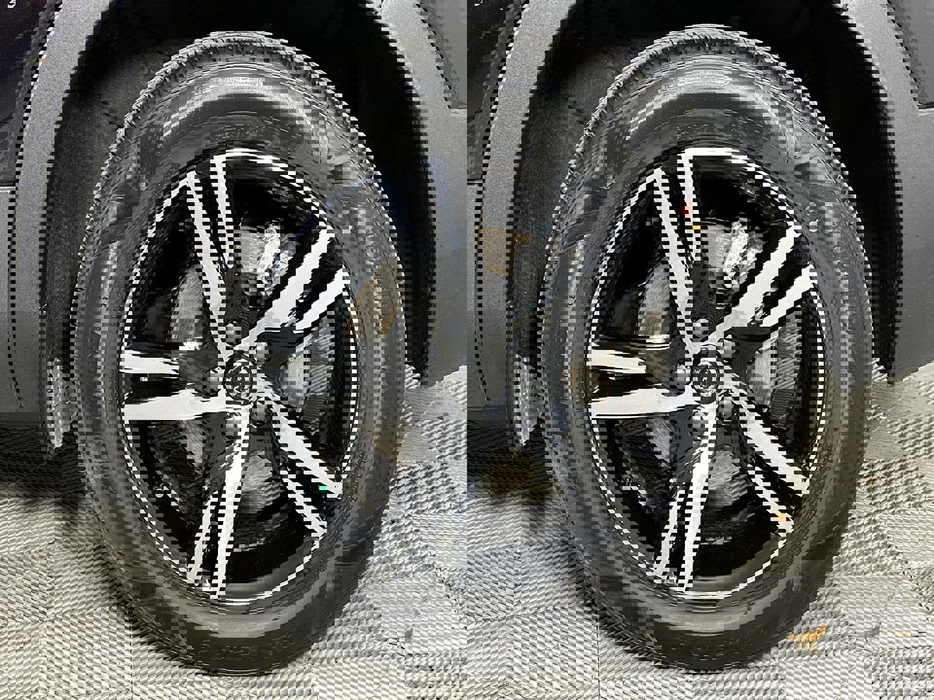 2025 Volvo XC40 Core photo 6