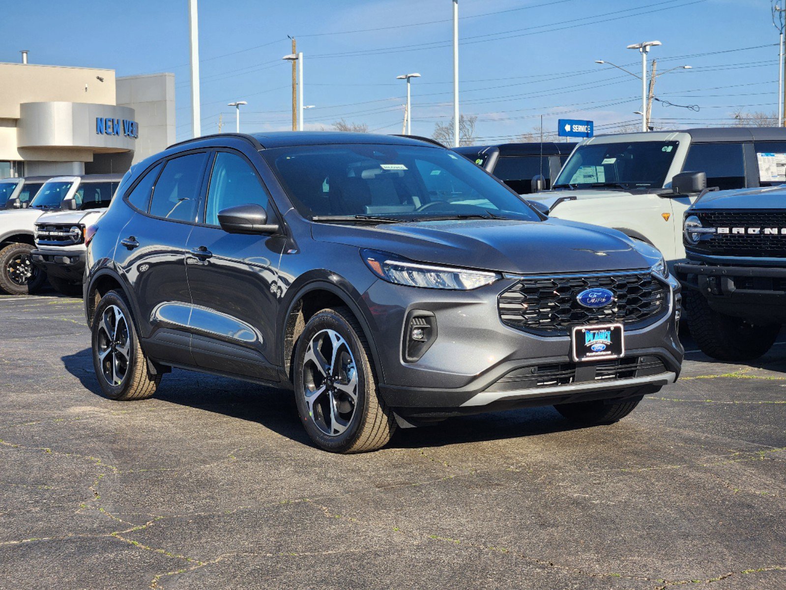 2025 Ford Escape ST-Line Select photo 2