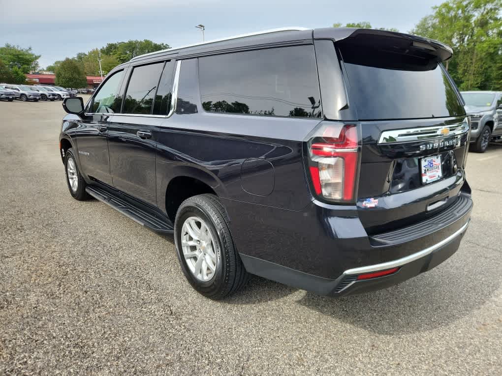 2024 Chevrolet Suburban LT photo 8
