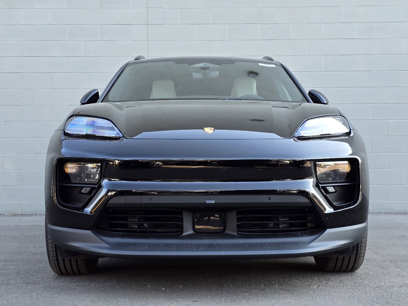 2025 Porsche Macan Electric photo 7