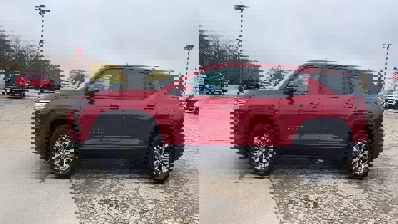 2026 Chevrolet Equinox LT photo 2