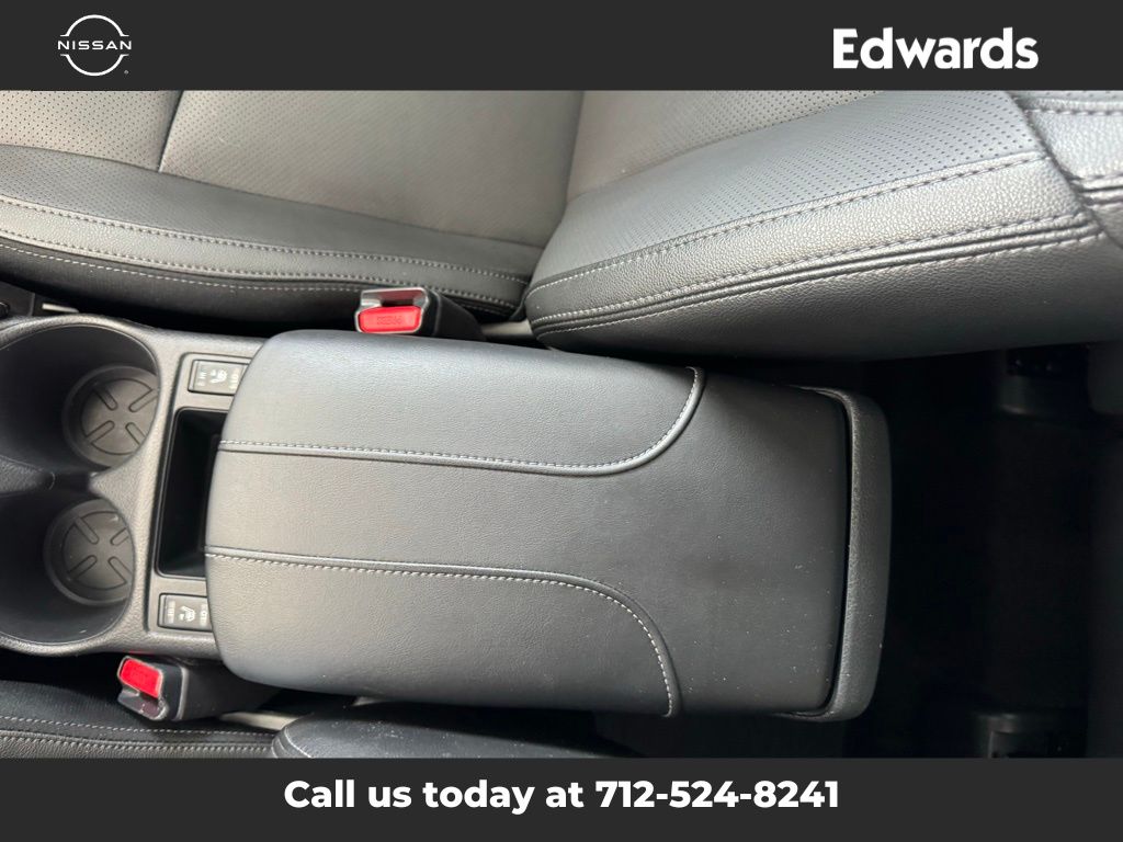 2019 Nissan Rogue SL photo 33