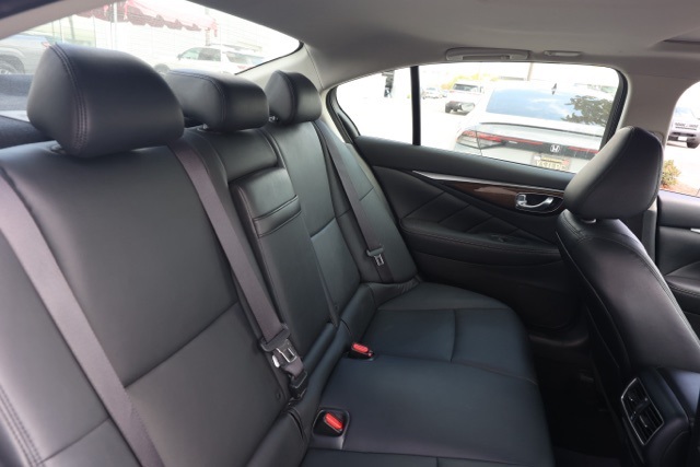 2018 Infiniti Q50 2.0t LUXE photo 15