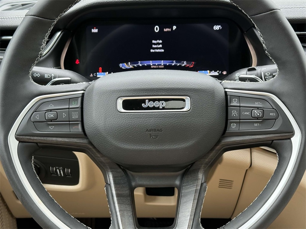 2025 Jeep Grand Cherokee Limited photo 15