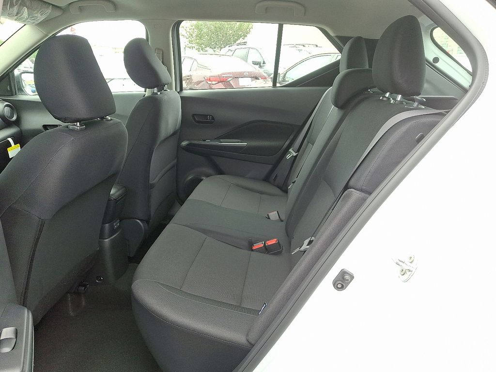 2025 Nissan Kicks Play S photo 4