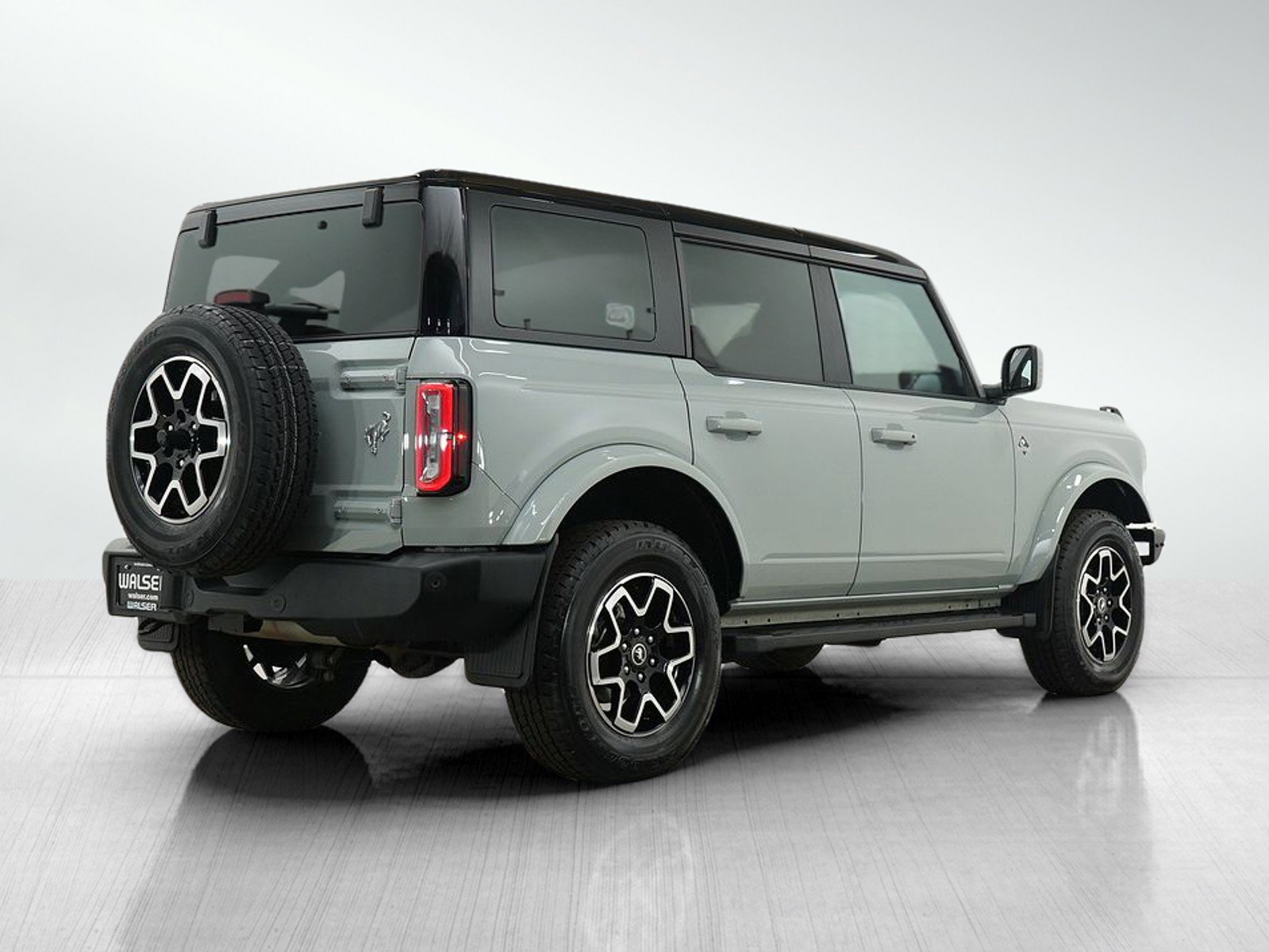 2024 Ford Bronco Outer Banks photo 5