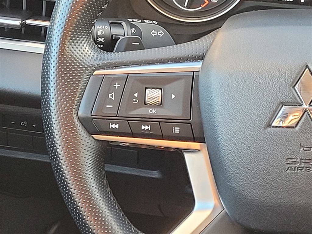 2024 Mitsubishi Outlander SE photo 25