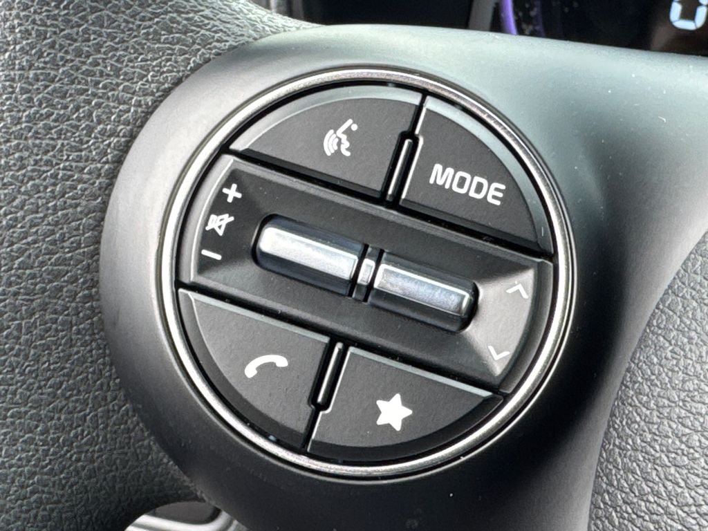 2025 Kia Soul LX photo 16